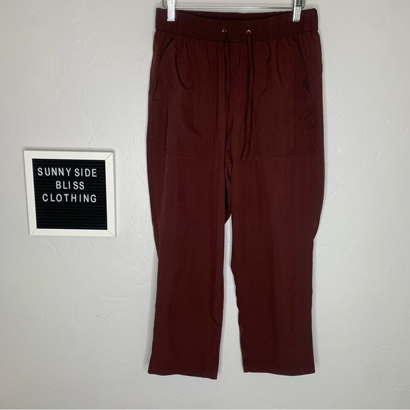 Old Navy Marron Stretch Tech Pants Medium - Picture 2 of 13